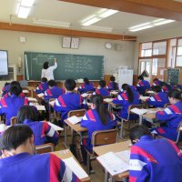 今日(5月10日）の秋山中学校