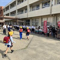 幼小中連携「合同あいさつ運動」！大きな声であいさつができました。