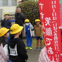 ４年生「あいさつ運動」！休み明けでしたが、みんな元気に登校していました