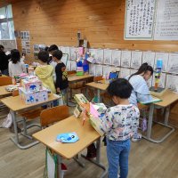 １年生　図工の作品鑑賞会